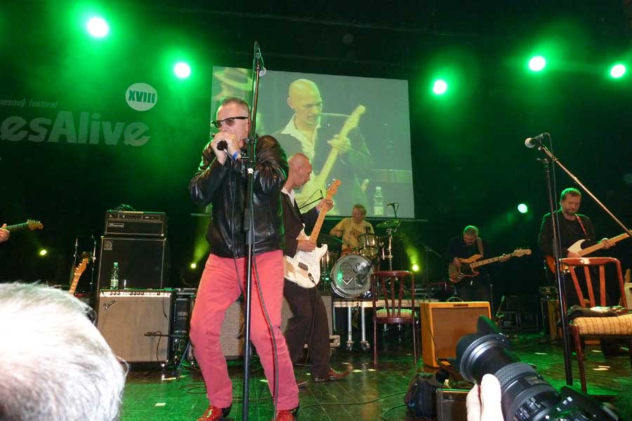 24 Paul Lamb And The Houserockers