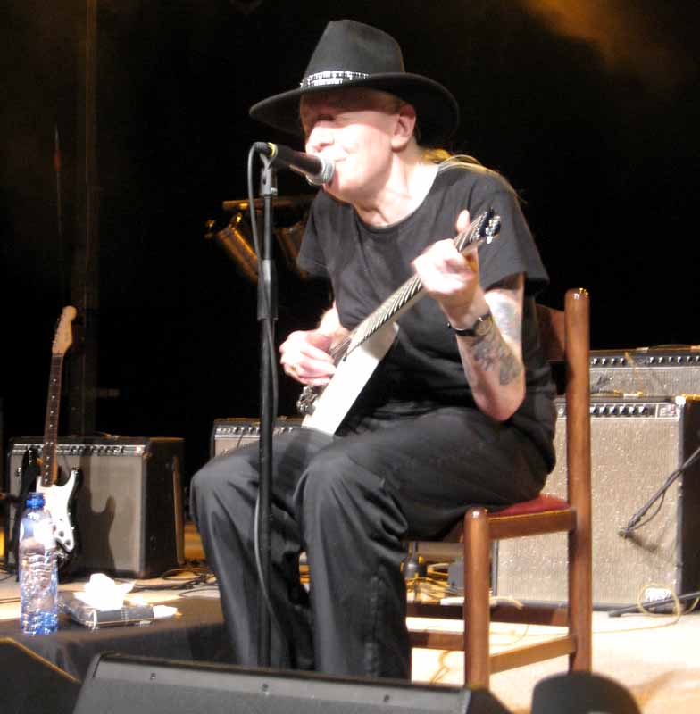 04 Johnny Winter