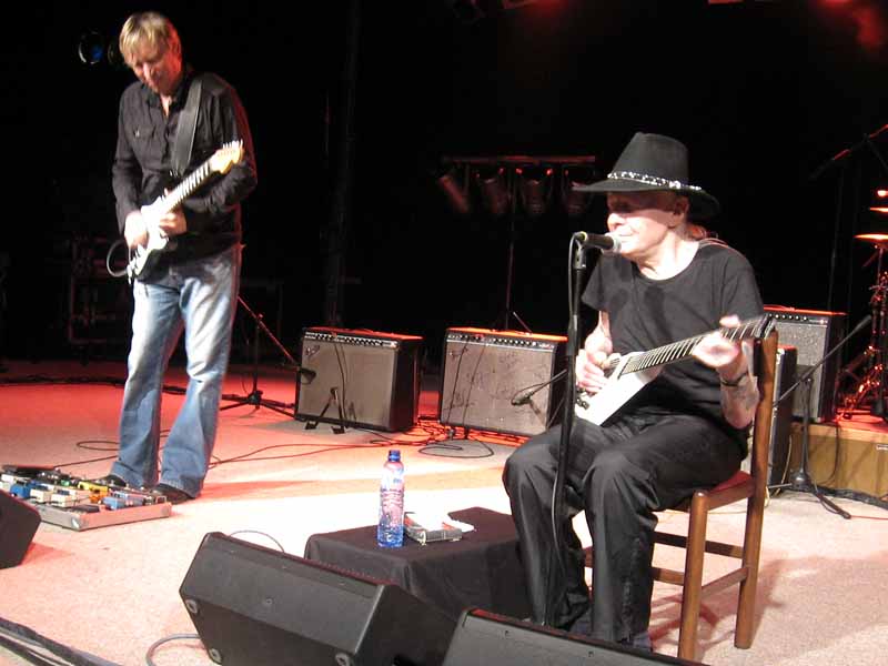 08 Johnny Winter