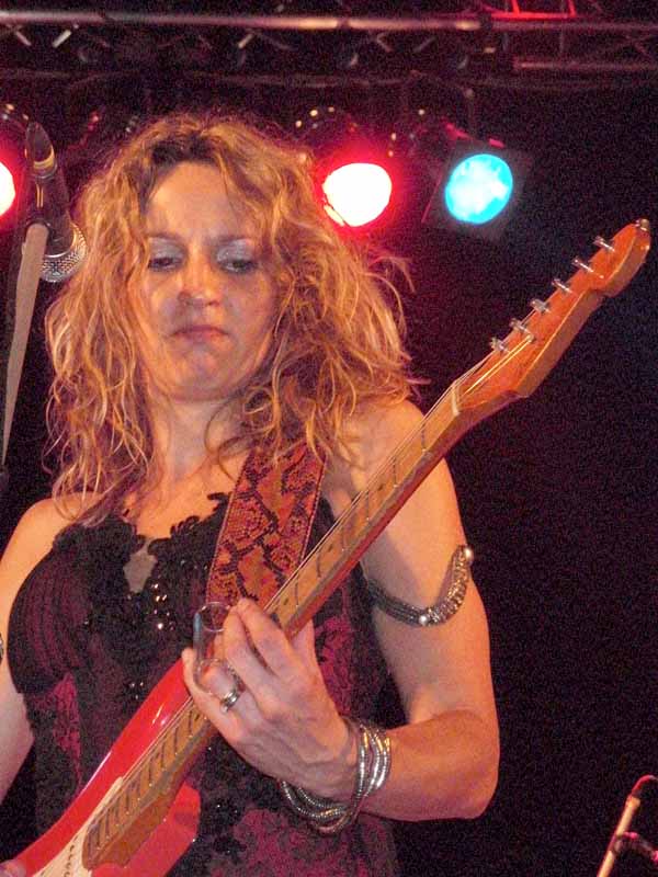 01 Ana Popovic