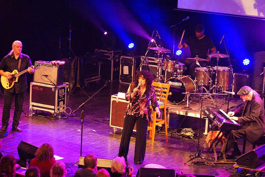 14 Maria Muldaur