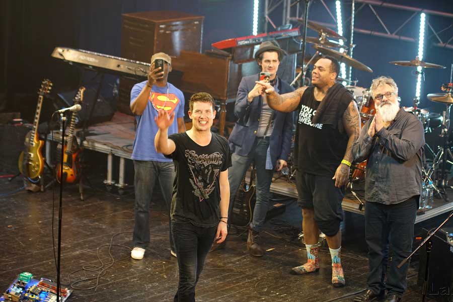 06 Jonny Lang