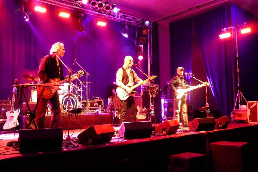 08 Wishbone Ash