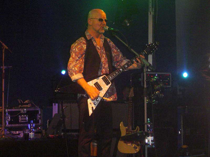 09 Wishbone Ash