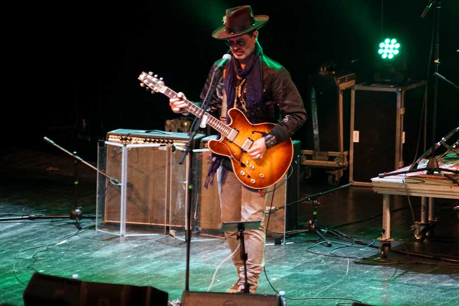 10 Doyle Bramhall II