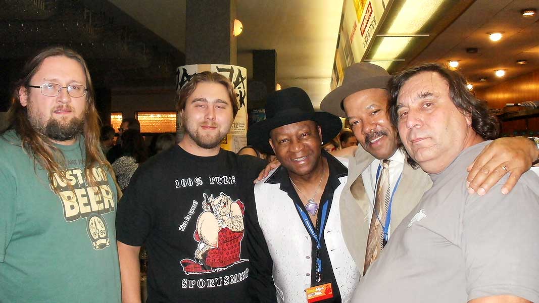 06 Johnny Mars & Michael Roach