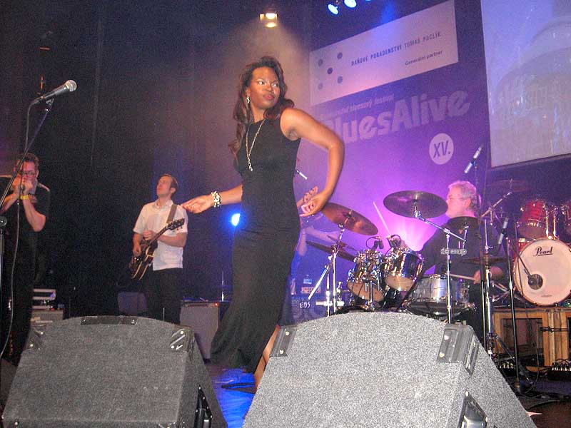 13 Juwana Jenkins & Mojo Band