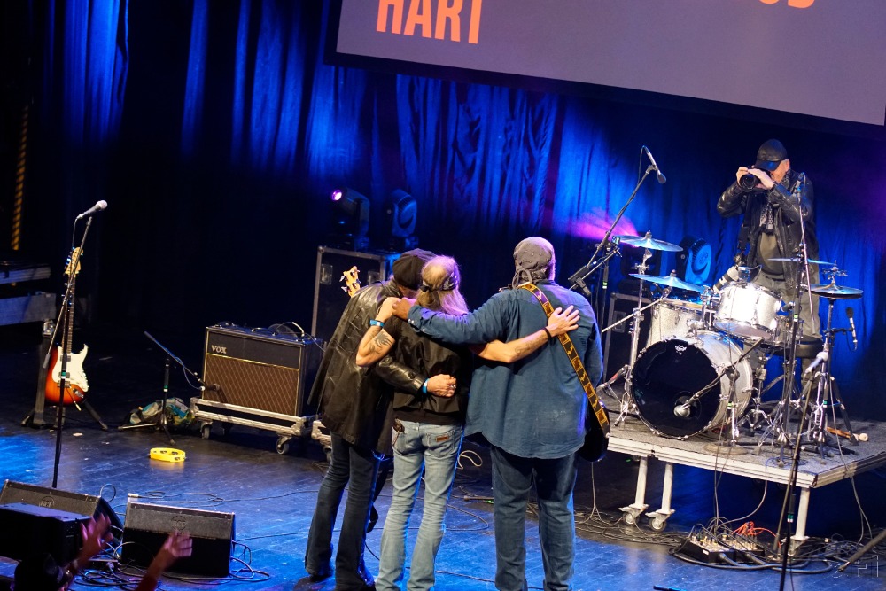 37 Alvin Youngblood Hart